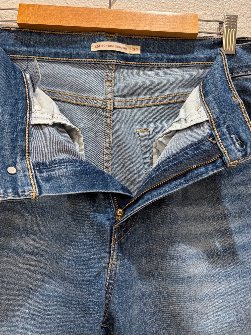 Levi's 724 High Rise Straight Blue Jeans - Picture 4 of 8